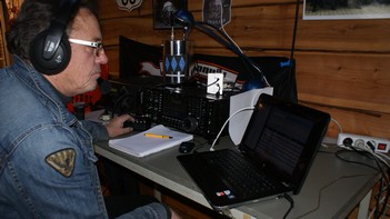Leo achter het 80 meter station.